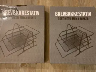 2 stk. A4 brevbakkestativer med 3 bakker sort