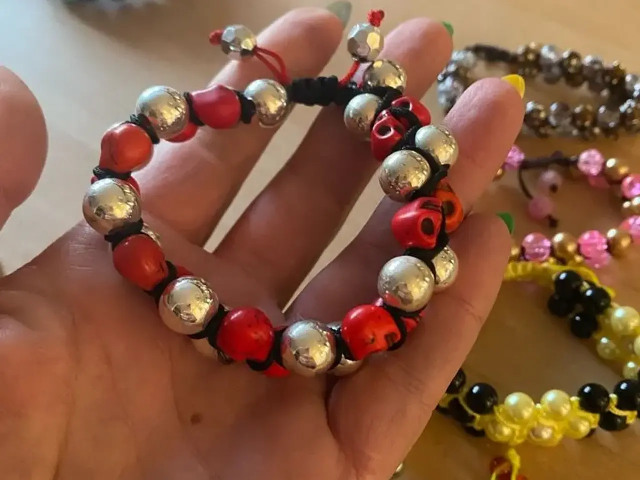 Billede 4 - Nye knyttede armbånd