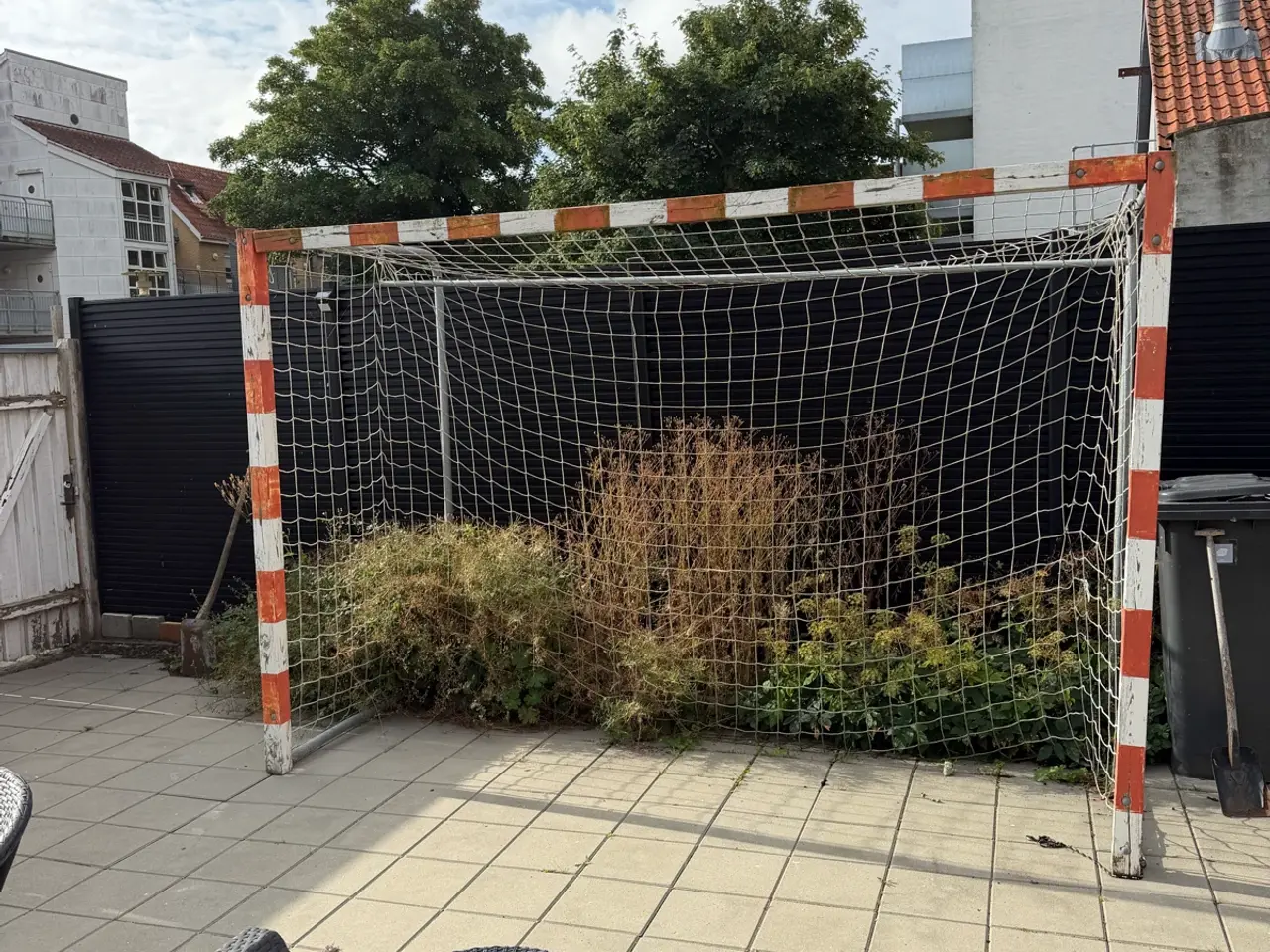 Billede 2 - Håndboldmål i træ og metal med net.