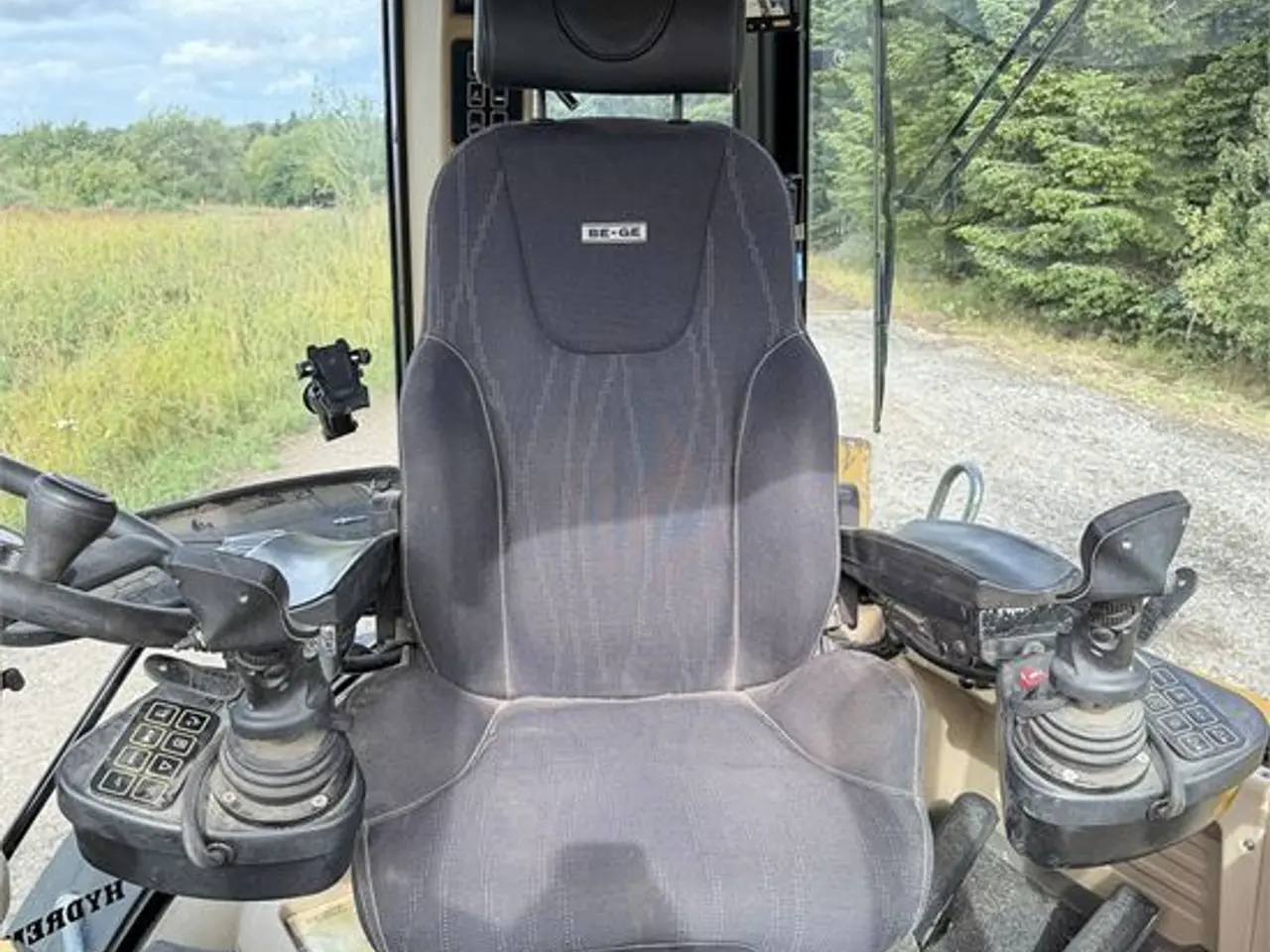 Billede 33 - Hydrema 926 E - Engcon MIG2 joystik (Dobbelt command 2), Engcon rotortilt, Moba 2D