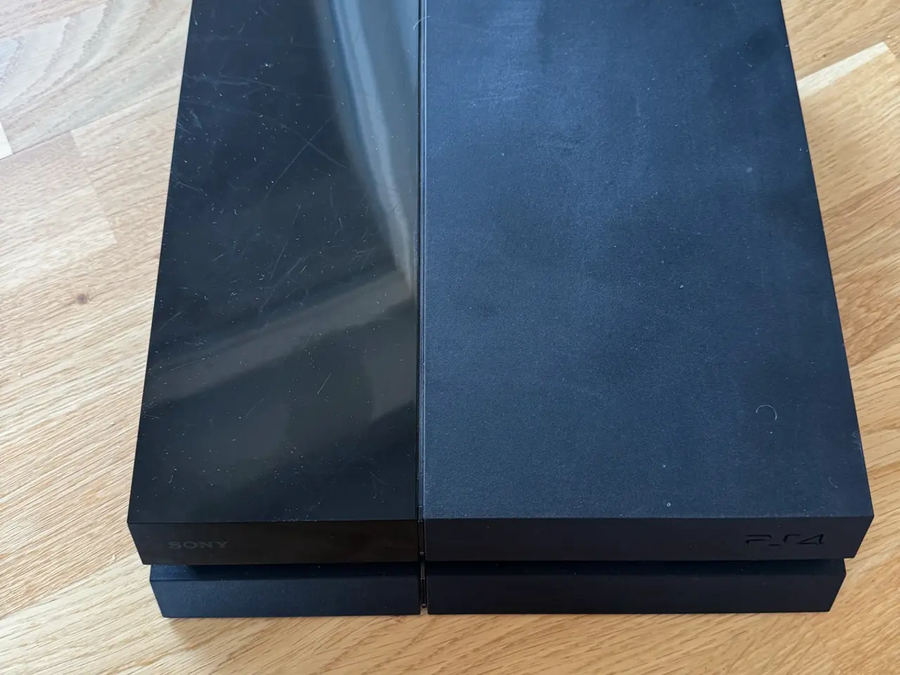 Billede 2 - PlayStation 4 500GB + 2 spil – Fungerer perfekt