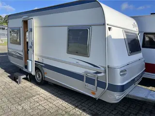 2004 - Fendt Saphir 470 TFB Fortelt: Ventura Atlantic, mover, rundsiddegruppe, blæservarme, el-gulvvarme, toiletrum, køleskab, stabilisator, fransk dobbeltseng