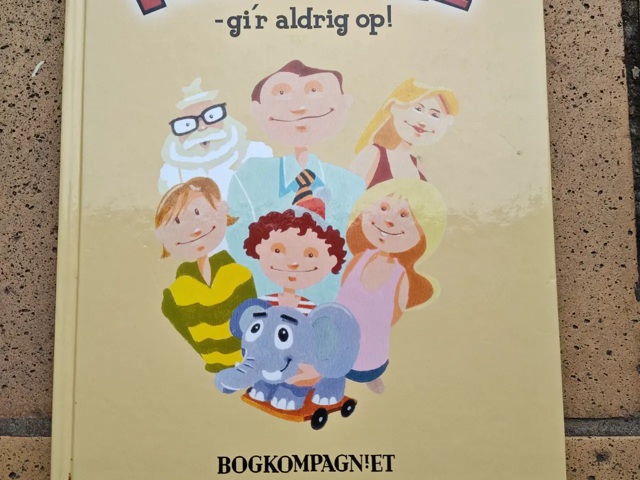 Billede 1 - Far til Fire gi'r aldrig op BOG giver aldrig op