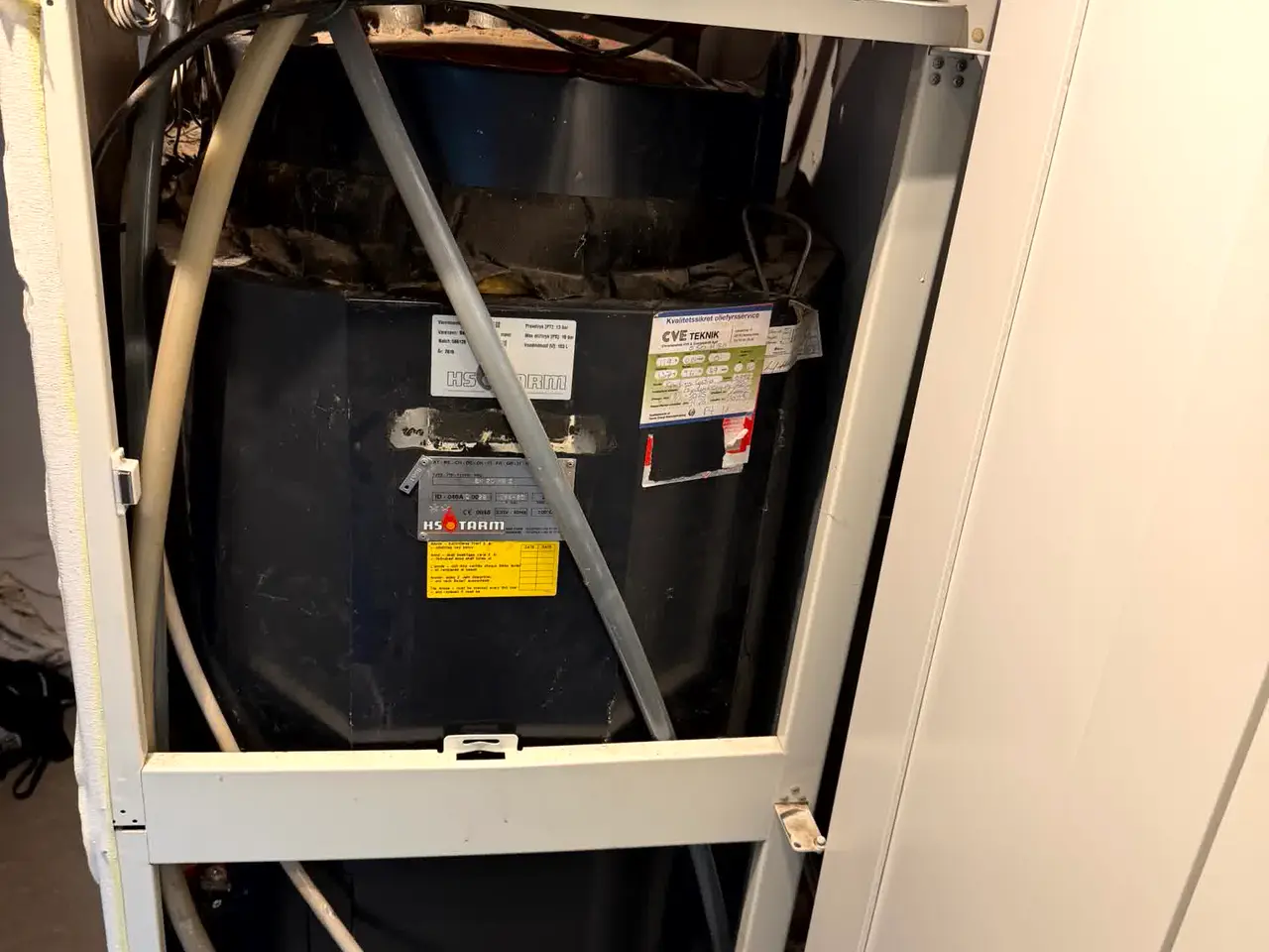 Billede 1 - Oliefyr og 1200 l. tank