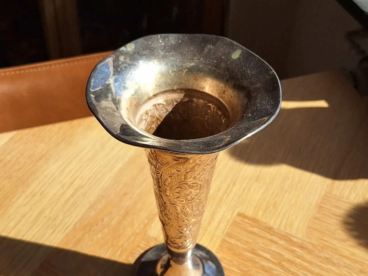 Billede 4 - Vase I pletsølv 