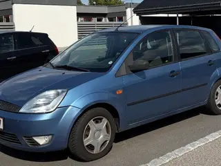 Fiesta 1.6 med 100 HK, og KUN 94.000 KM !!!!!