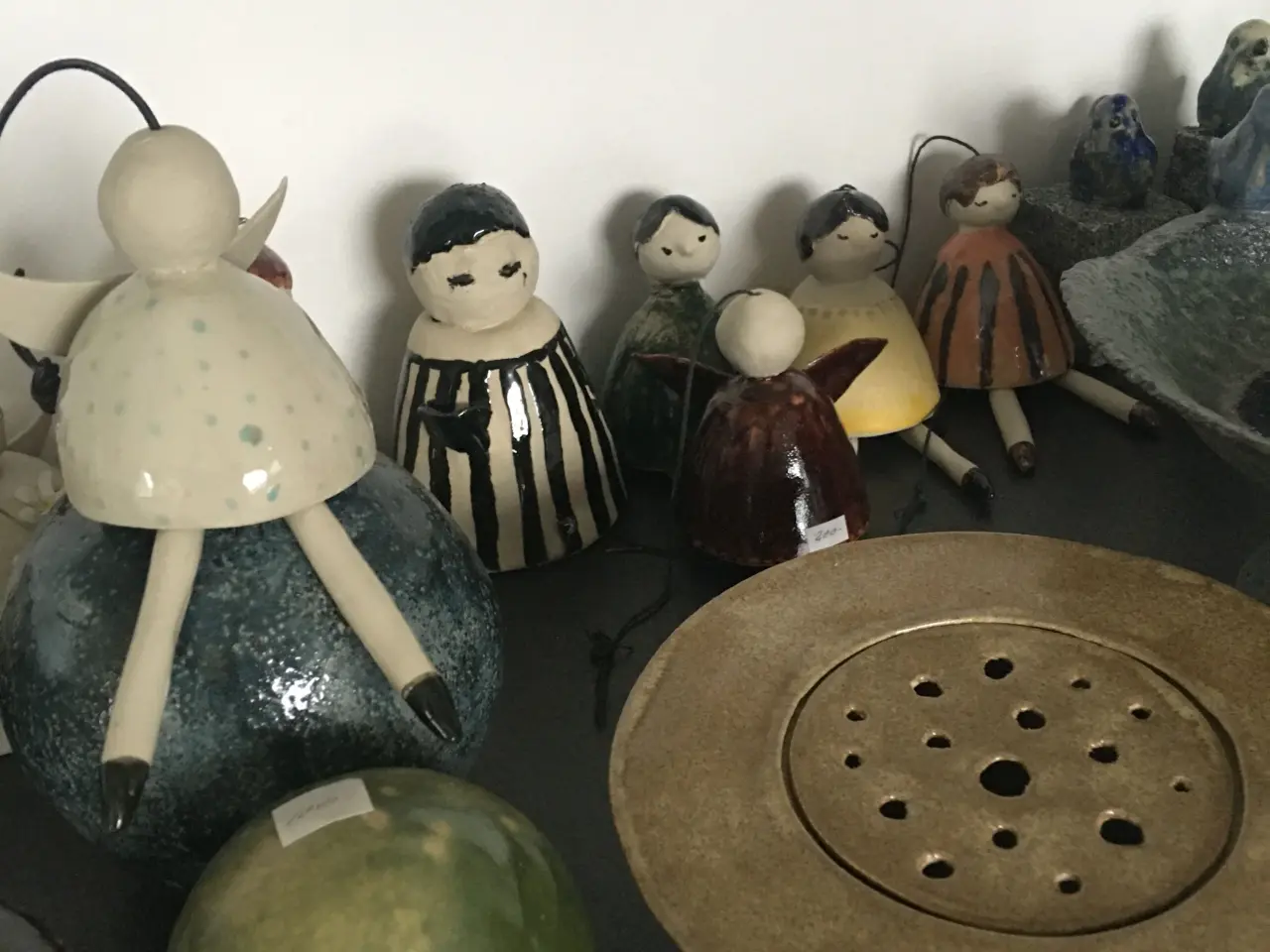 Billede 2 - Keramik ting: fade, figurer, kugler mm
