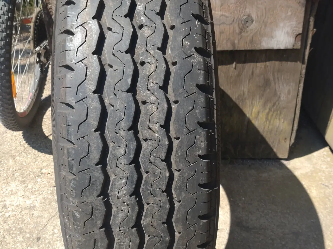 Billede 2 - Nyt 215/75R16c