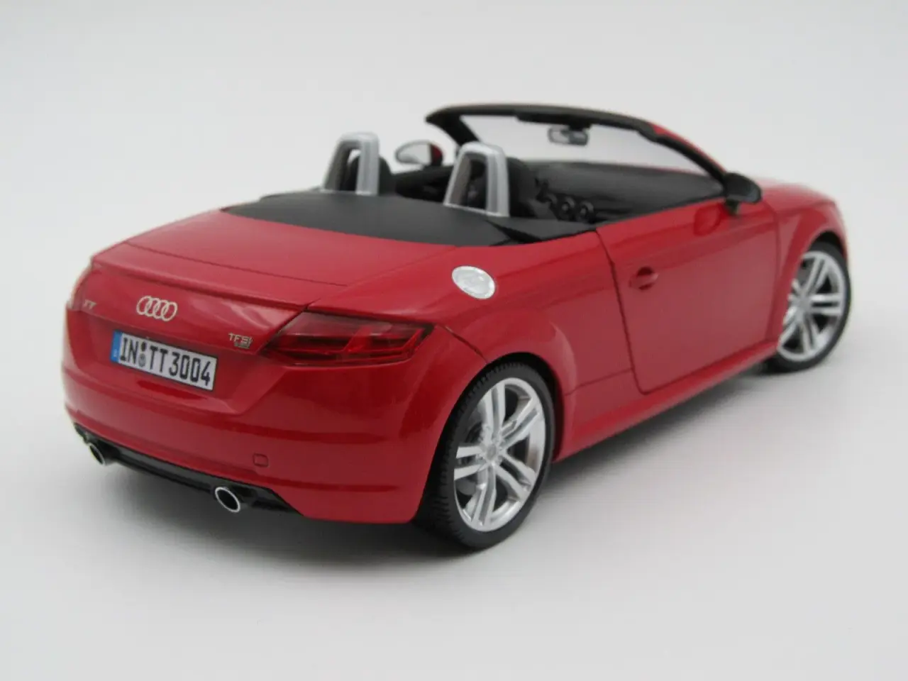 Billede 4 - 2014 Audi TT Roadster 1:18  - MINICHAMPS