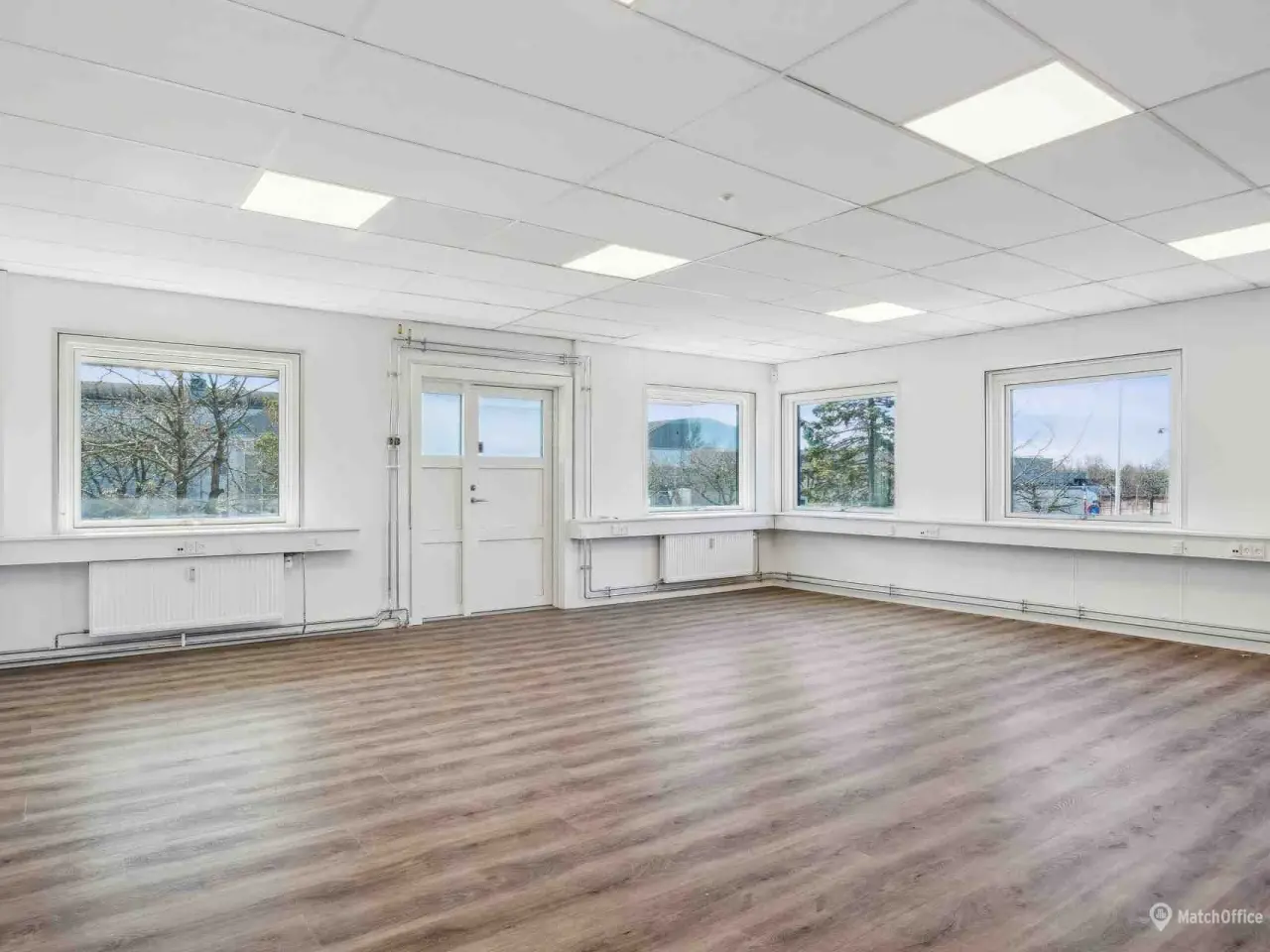 Billede 1 - 315m² oplagt til kontor eller showroom/ lager
