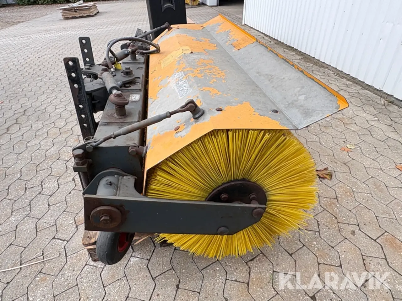 Billede 9 - Kost til fejemaskine eller traktor