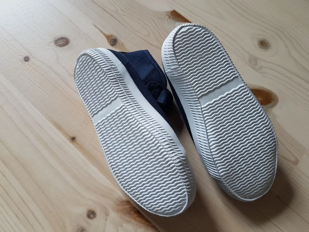 Billede 4 - NYE sneakers - str 28