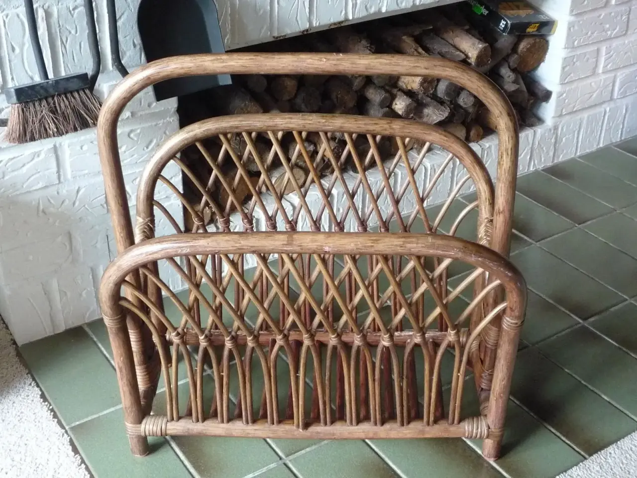 Billede 1 - Retro, 2 avisholdere i kraftig bambus/rattan