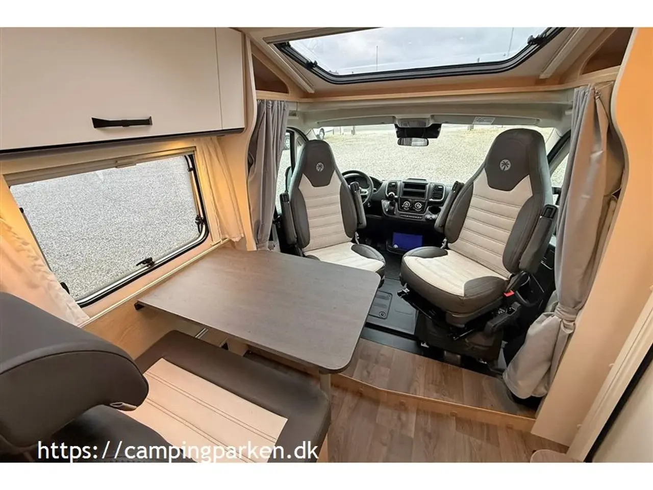 Billede 5 - 2026 - SunLight VAN V66 Adventure   Sunlights populære smalle Van med enkeltsenge, automatgear og adaptiv fartpilot
