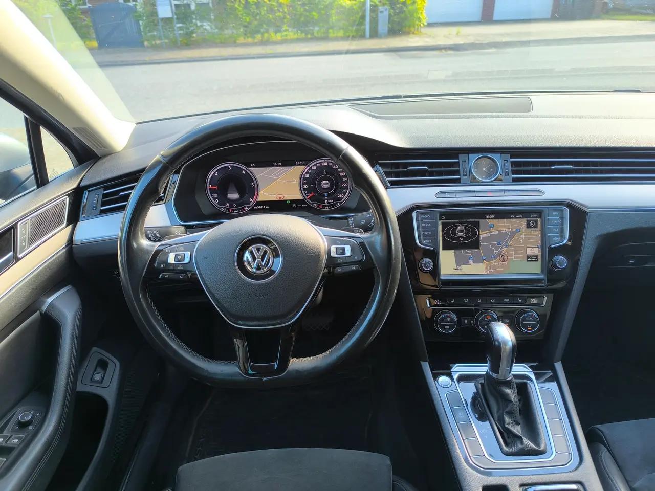 Billede 11 - Vw Passat B8 2.0 TDI 150hk DSG med godt udstyr