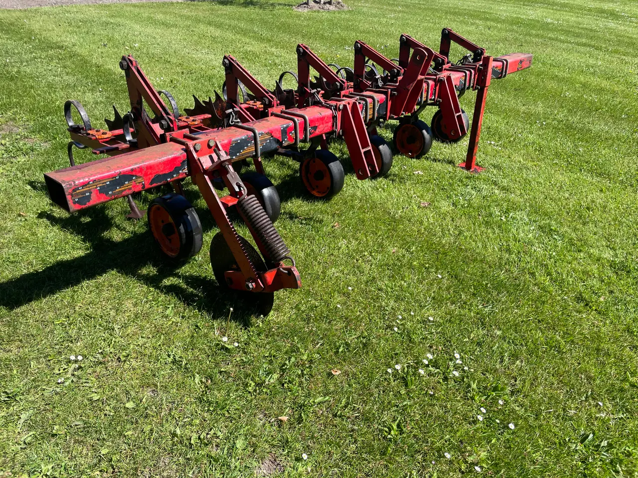 Billede 4 - 5 rækker Kongskilde Vibro Crop radrenser.