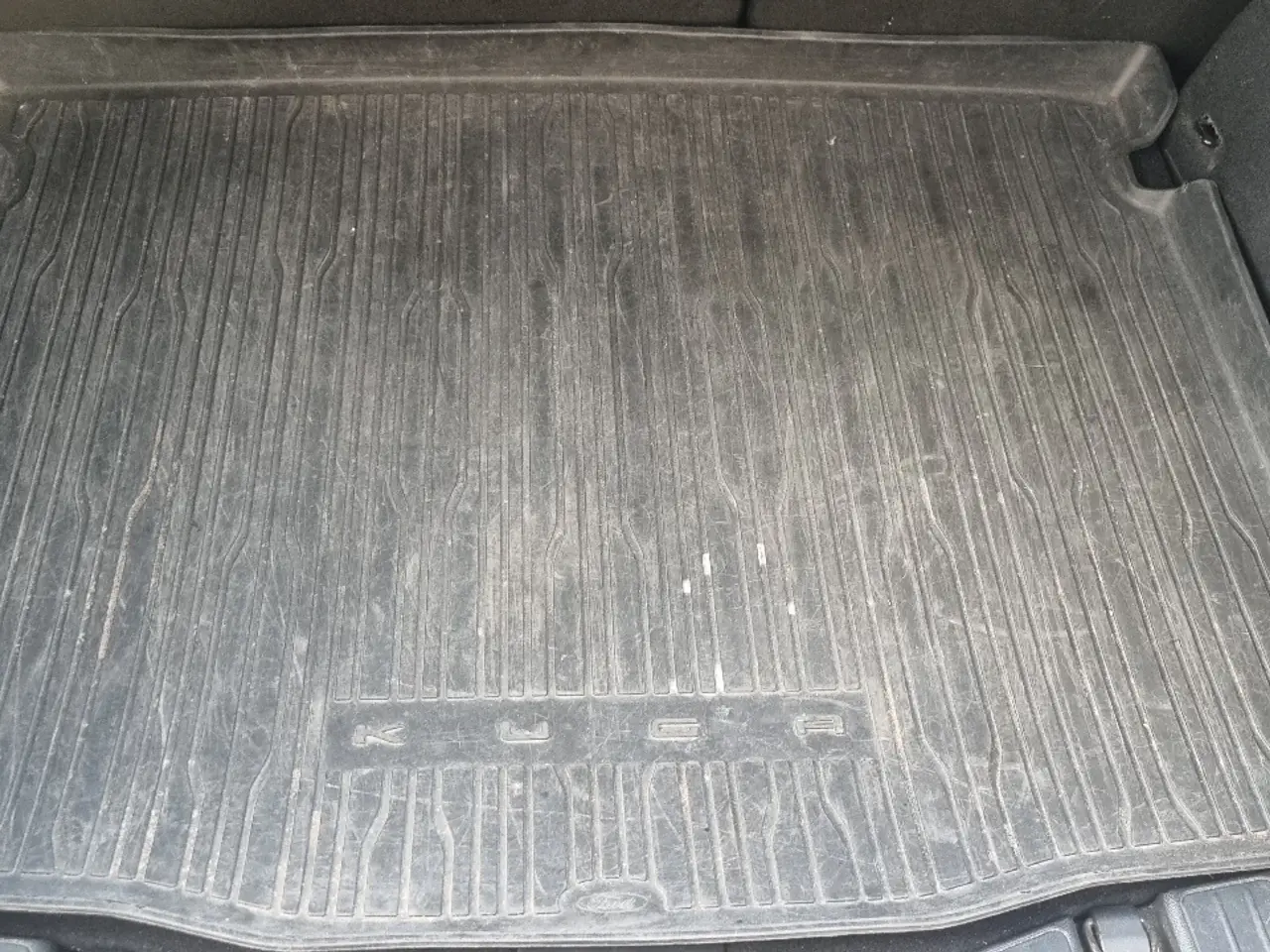 Billede 3 - Original Bagagerumsbakke til Ford Kuga