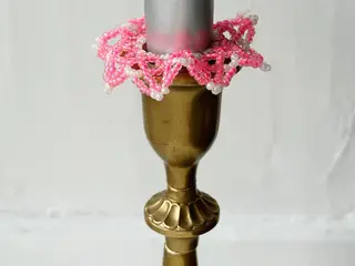 Perlesyet lysekrans, pink/sæbeboble