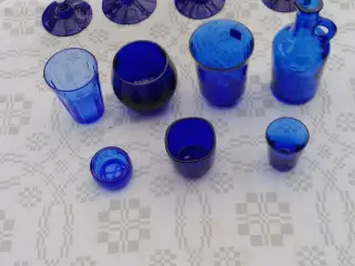 SAMLING BLÅ GLAS