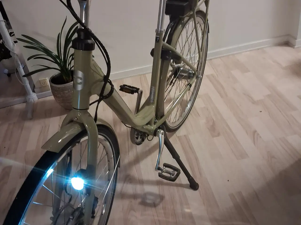Billede 1 - Companion E1.0 lysebrun årgang 2026 elcykel
