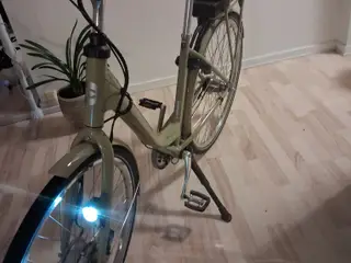 Companion E1.0 lysebrun årgang 2026 elcykel