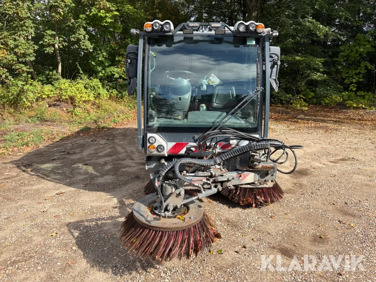 Billede 8 - Fejemaskine Boschung S3 - med ekstra hydraulisk fejearm