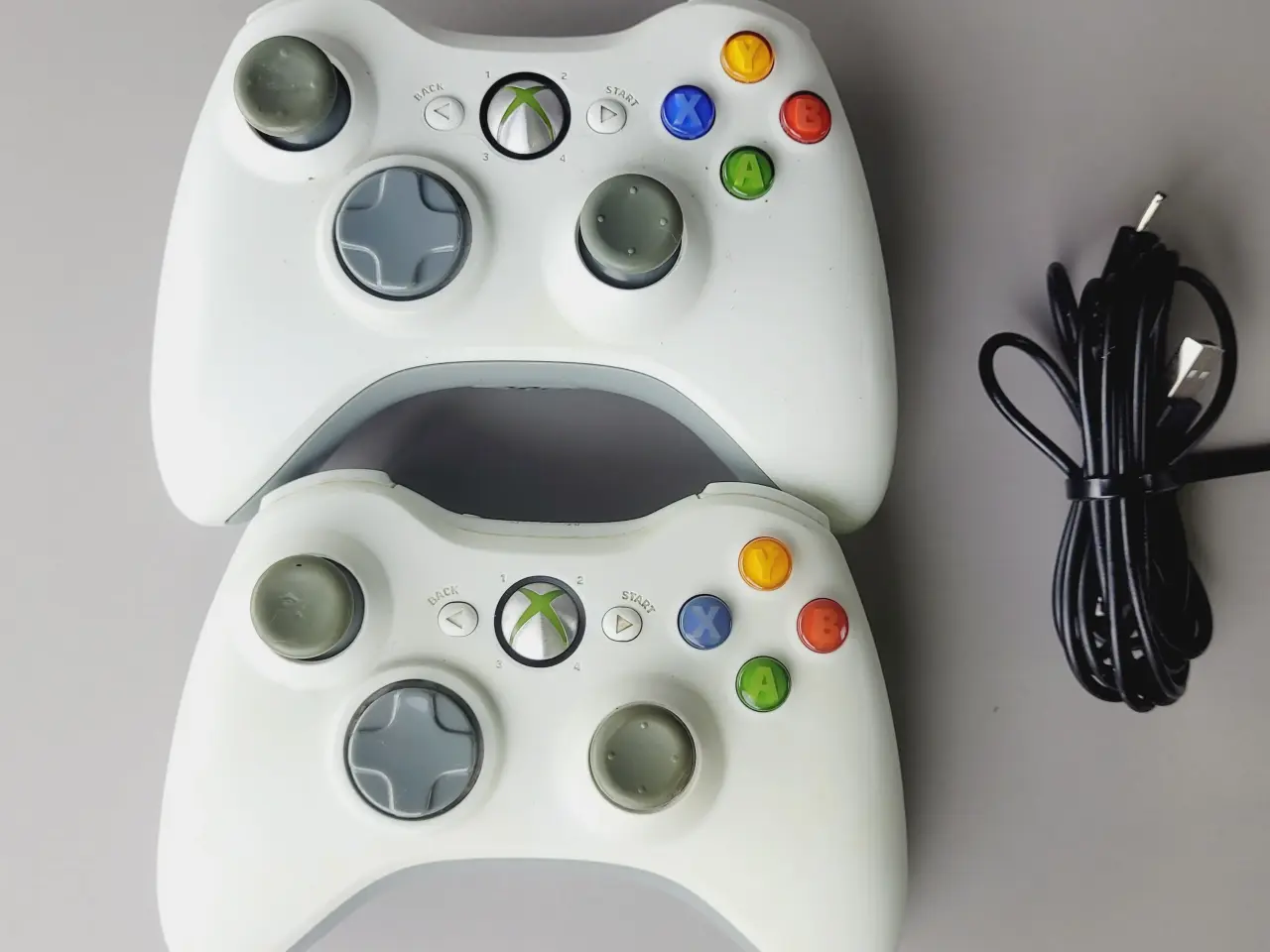Billede 2 - ⭐️· 2 stk. originale Xbox 360 controllere