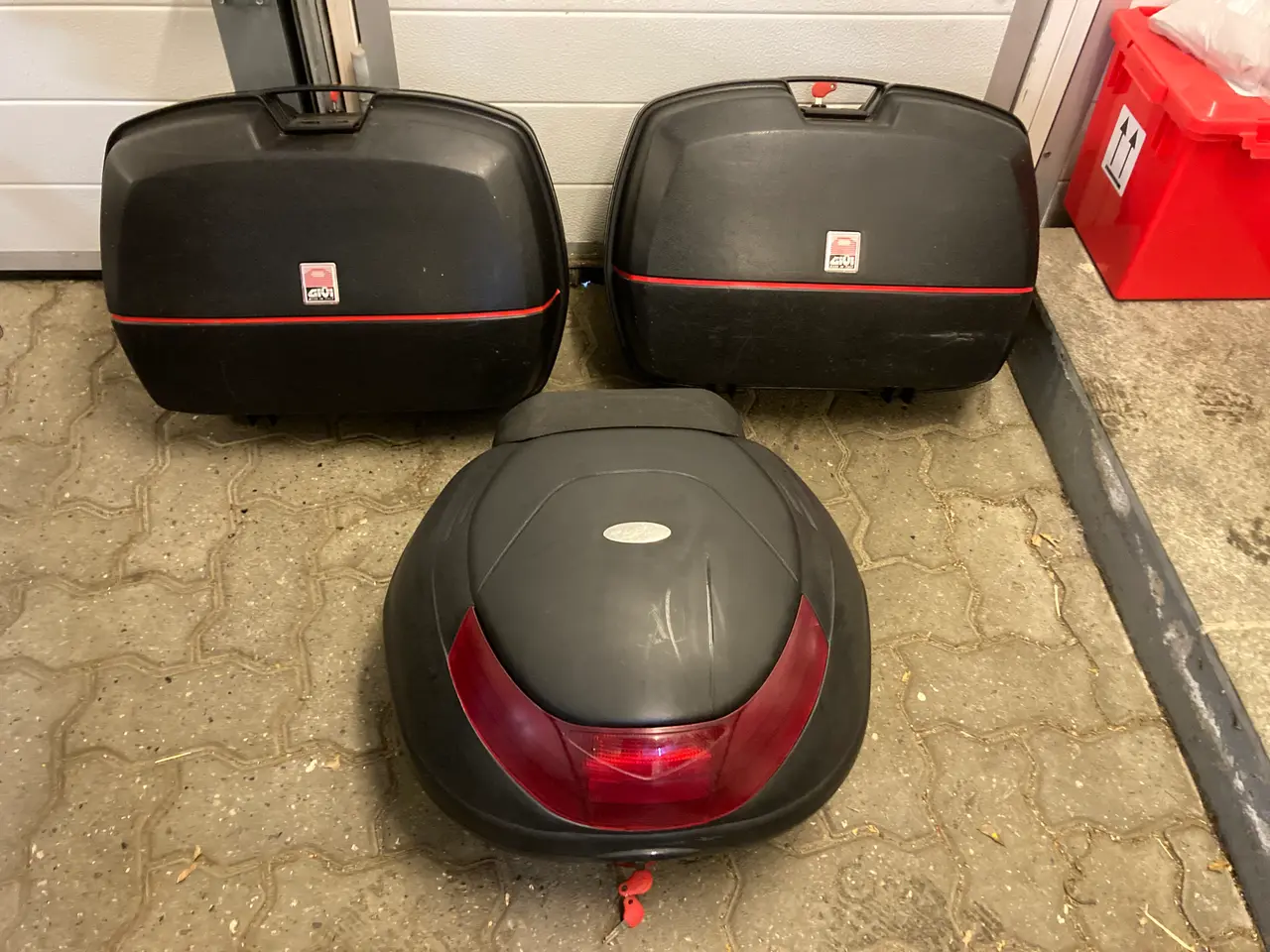 Billede 1 - Givi tasker med topboks