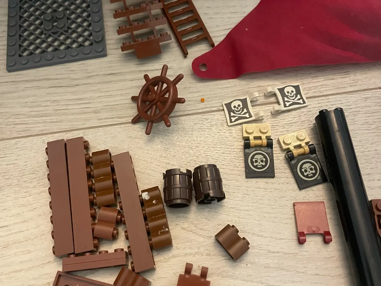 Billede 2 - Gamle lego pirat dele