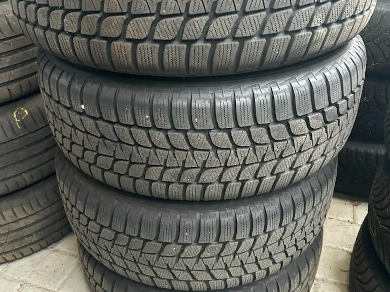 Billede 2 - Bridgestone vinterdæk på alufælge. 