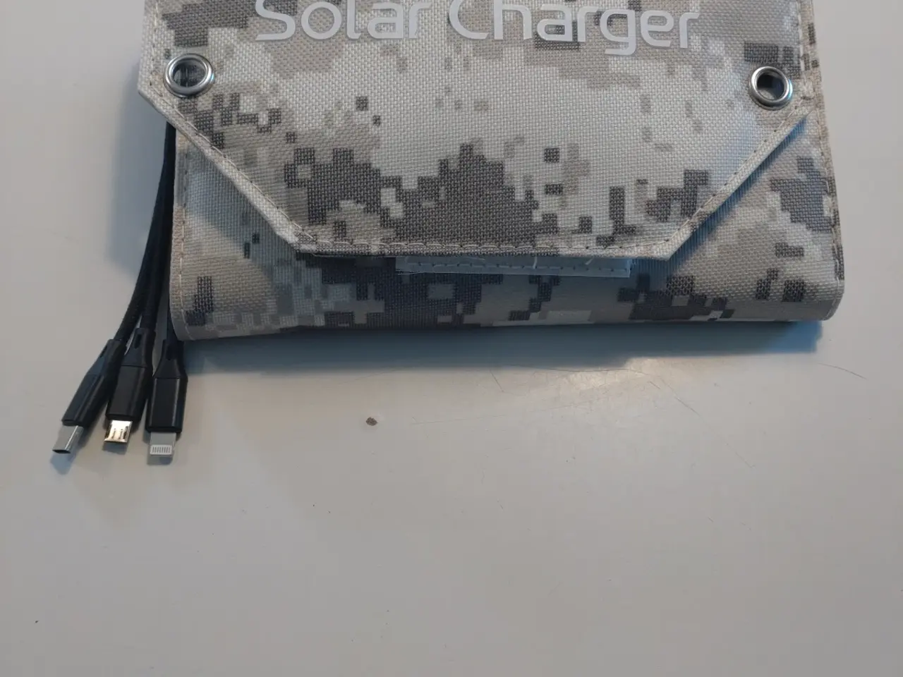 Billede 1 - Solcelleoplader foldbart