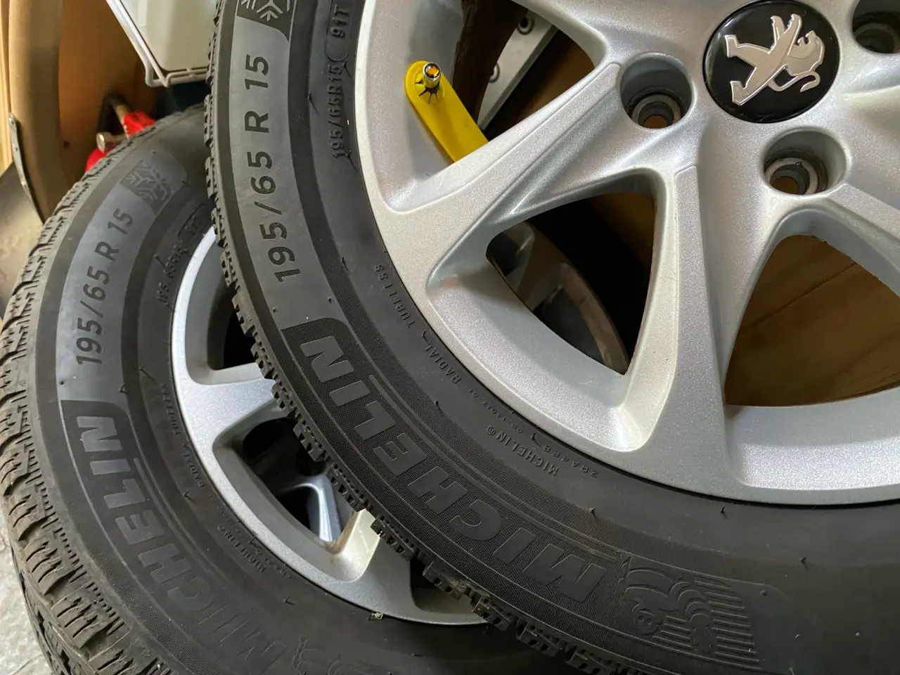 Billede 4 - Originale Peugeot alu fælge med Michelin vinterdæk