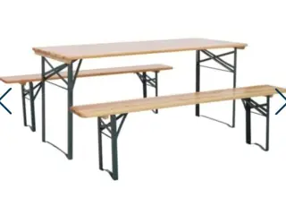 UDLEJES - 1 bord og 5 bænke
