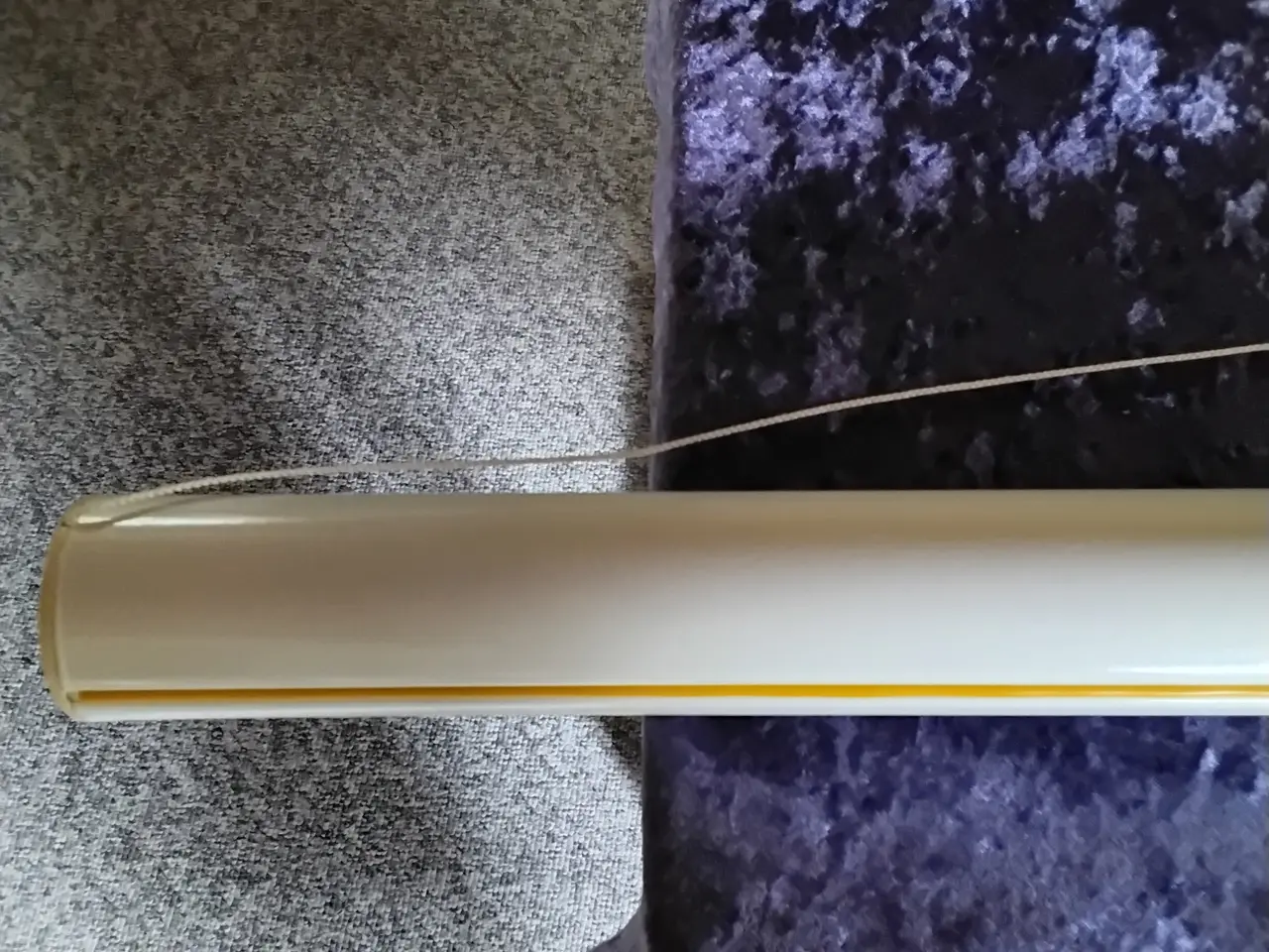 Billede 6 - Retro loftslampe hvid m/org gule bånd på siden