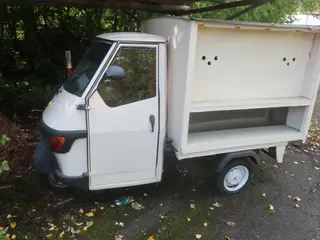 Stor knallert PIAGGIO APE 50