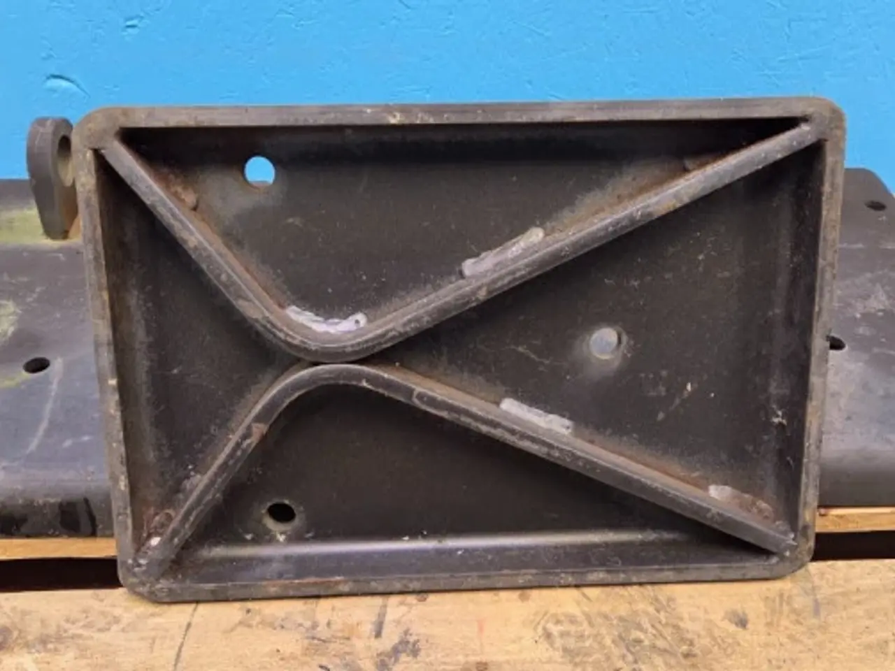 Billede 9 - New Holland B100B Bremseklods 87737015  4Stk