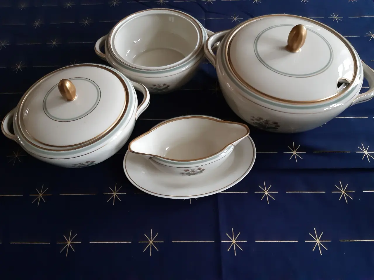 Billede 1 - Smukt "Juvel" spise/kaffestel - i snit 7 kr pr del