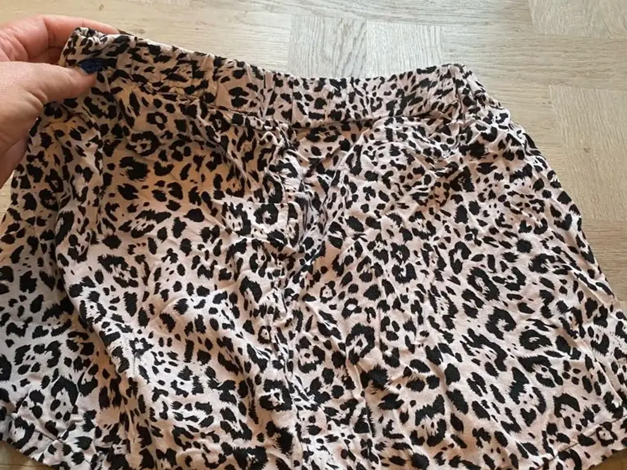 Billede 4 - Smarte shorts fra vero moda str M