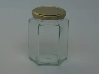 Glas,6-kantede glas med låg .12 .stk 50.kr.