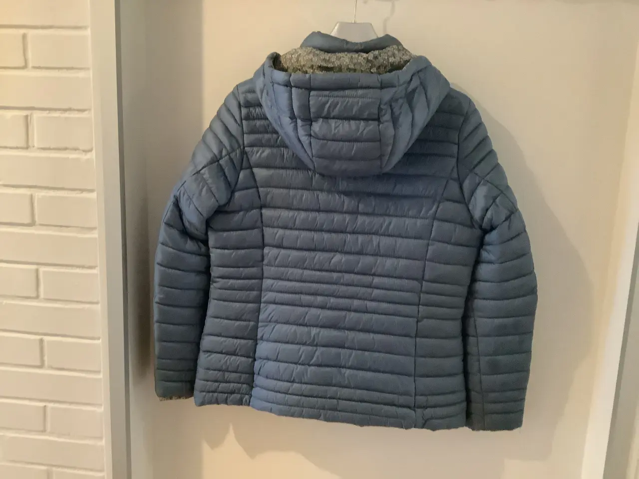 Billede 4 - Flot vendbar jakke, 2 i en - forårsjakken☀️