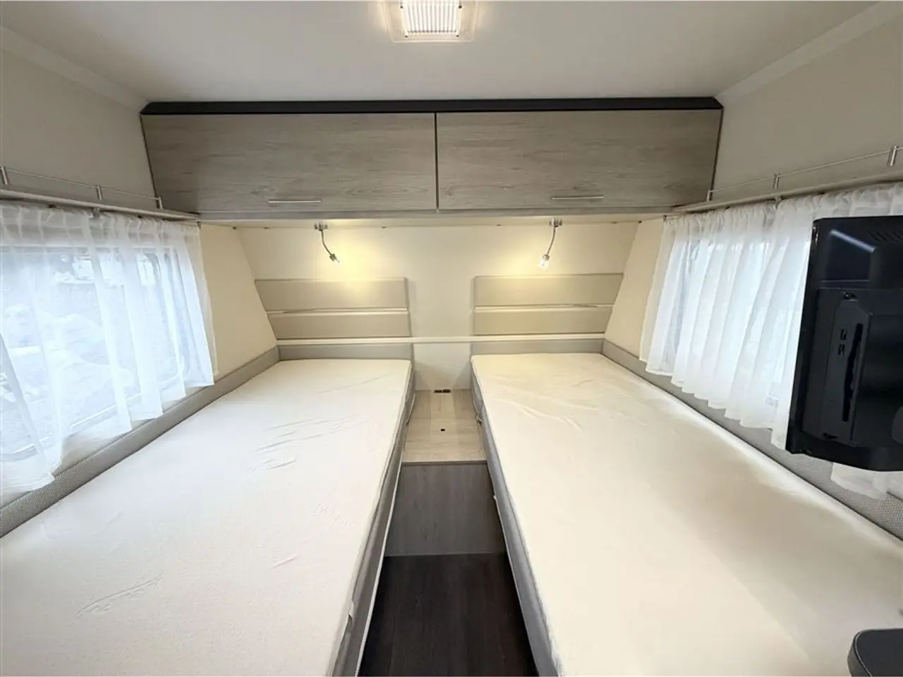 Billede 15 - 2018 - Caravelair Antares 450 style DK Edition Enkeltsenge-Lamel-Gulvtemp.-Mover-Telt