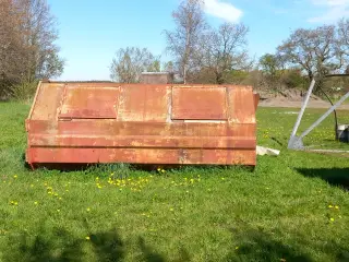 Lukket kroghejs container med fire lemme