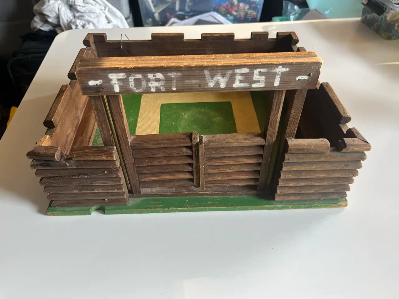 Billede 1 - Fort West træfort legetøj ca. 1968