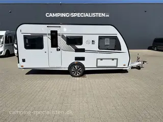 2026 - Knaus Südwind 460 EU Knaus Südvind 460 EU Black Selection model 2026 - kan nu opleves hos Camping-Specialisten.dk i Silkeborg