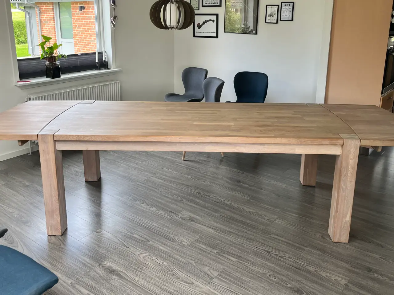 Billede 7 - Massiv kvalitets spisebord og stole