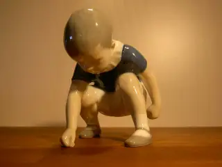 B & G figur no 1636 Dickie sidende dreng