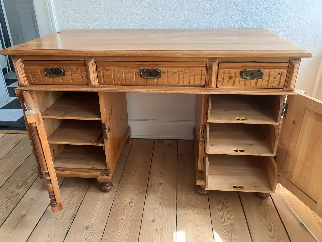 Billede 2 - Farfars skrivebord