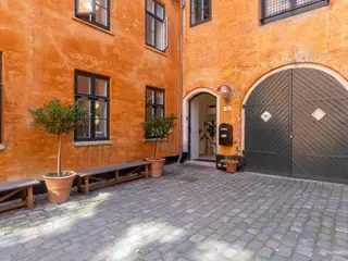 Charmerende kontorlejemål nær Christianshavns Metro