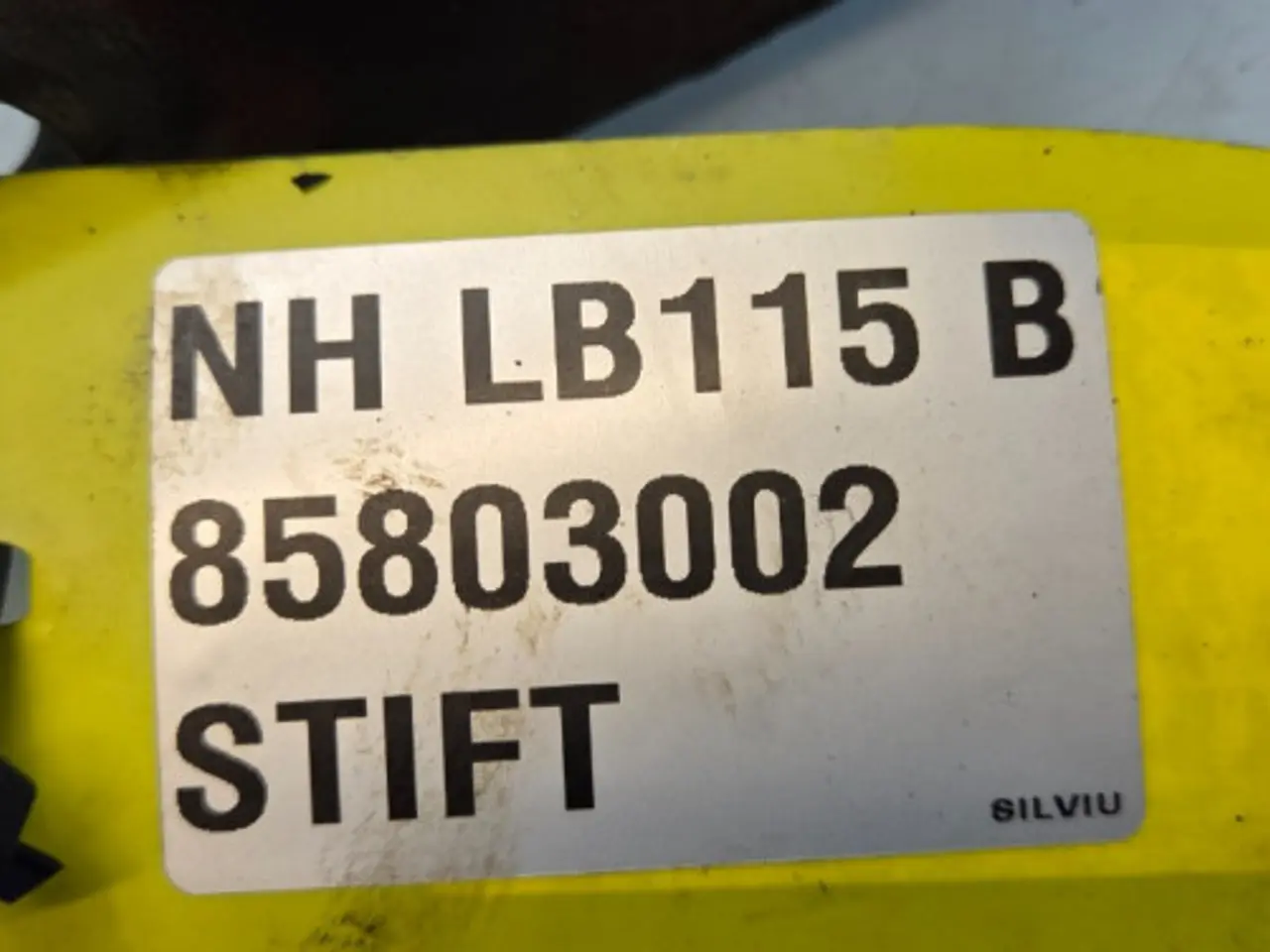 Billede 13 - New Holland LB115B Pin 85803002