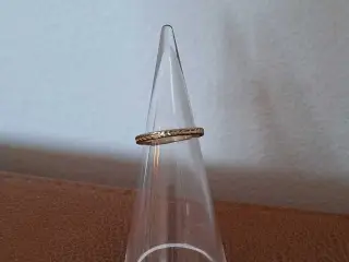 Guldfarvet ring